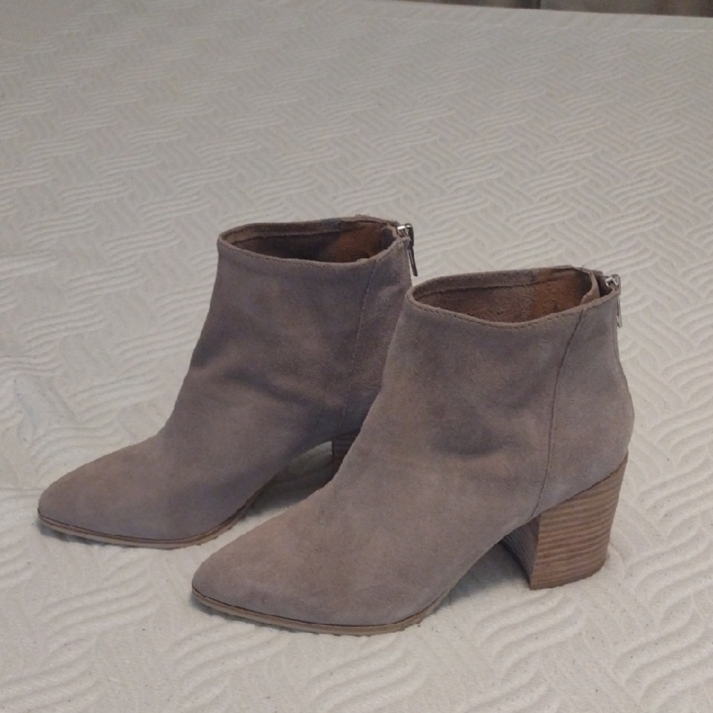 Genuine Suede Steve Madden Light Taupe Booties